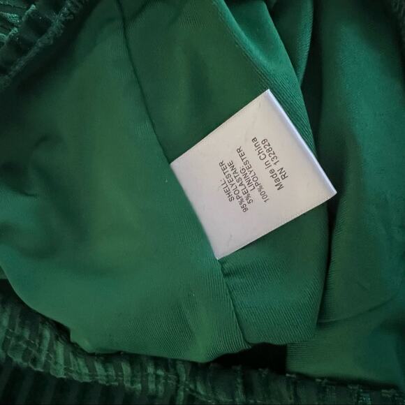 Privacy Please Lynnsey Velvet Crop Top in Emerald Green - Picture 5 of 5